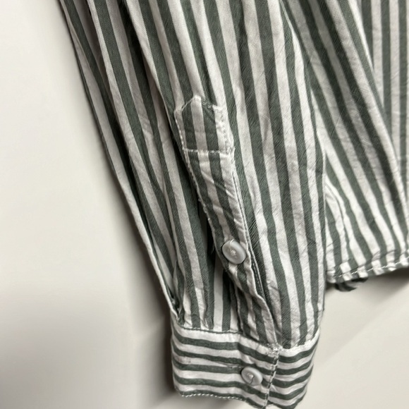 Beachlunchlounge Collection Top - Picture 7 of 12